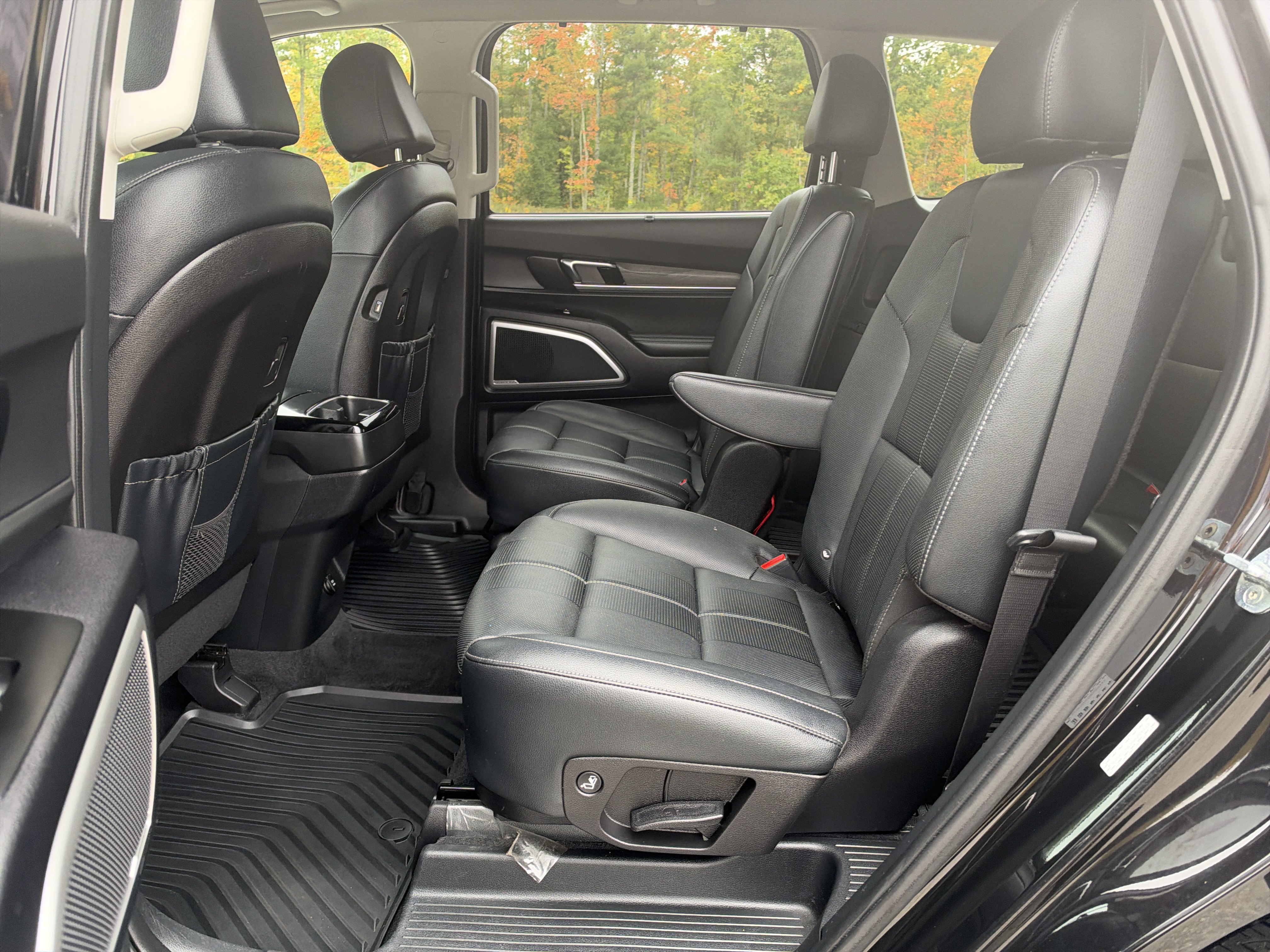 Used 2022 Kia Telluride EX w/ EX Premium Package AWD/4WD image 16