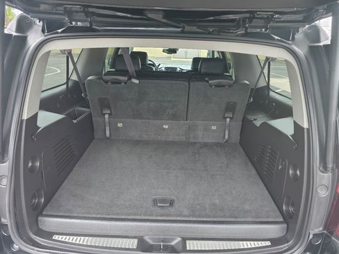 Used 2015 Chevrolet Suburban LT image 11