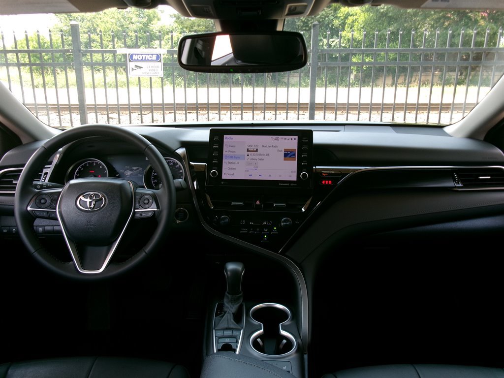 Used 2024 Toyota Camry XLE FWD image 15