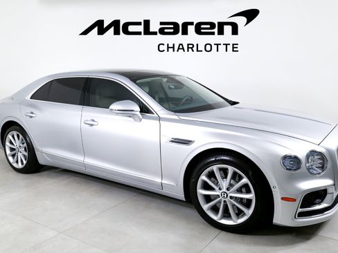 Used 2023 Bentley Flying Spur Plug-In Hybrid image 2