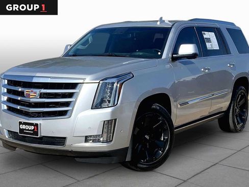 Used 2020 Cadillac Escalade Premium Luxury RWD image 1