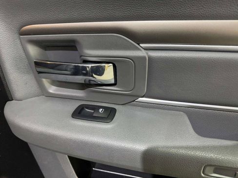 Used 2019 RAM 1500 Classic SLT image 43