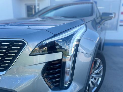 Used 2023 Cadillac XT4 Premium Luxury AWD/4WD image 4