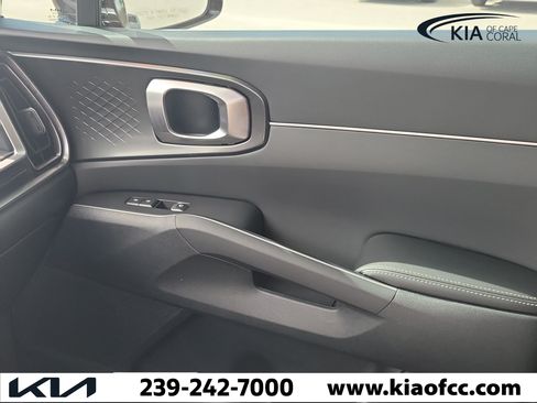 Certified 2025 Kia Sorento LX FWD image 29