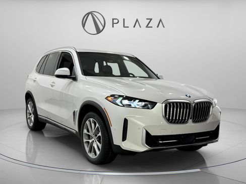 New 2026 BMW X5 xDrive40i w/ Premium Package image 7