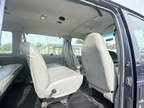 Used 2006 Ford E-350 and Econoline 350 XL RWD image 13