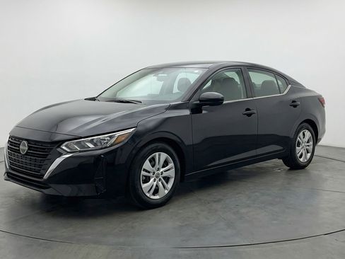 Used 2025 Nissan Sentra S image 3