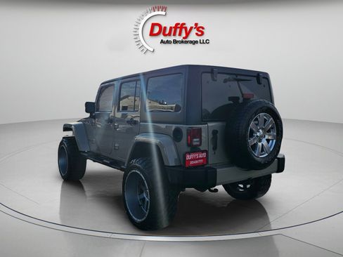 Used 2017 Jeep Wrangler Unlimited Sahara w/ Max Tow Package image 16