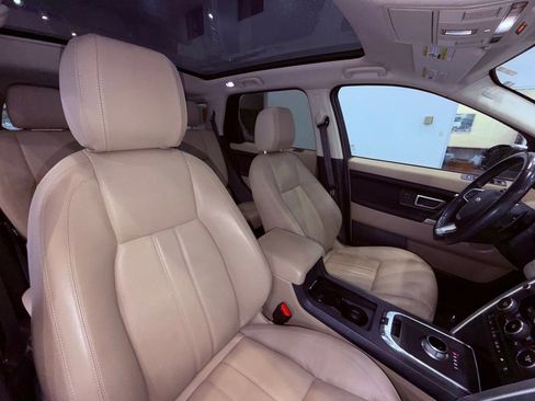 Used 2016 Land Rover Discovery Sport HSE image 13