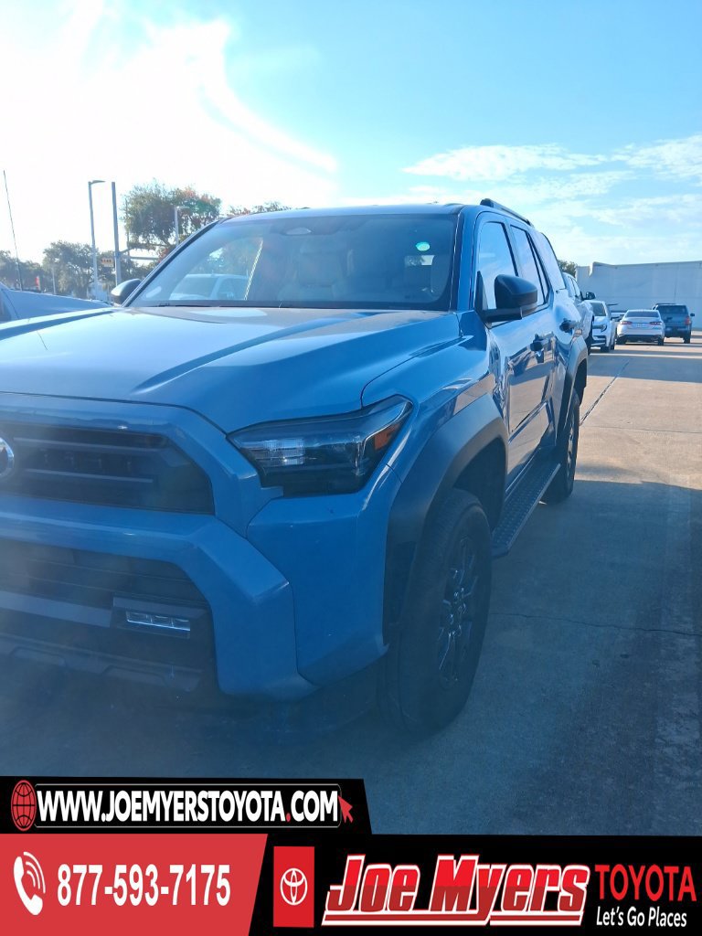 Used 2025 Toyota 4Runner SR5 AWD/4WD image 1