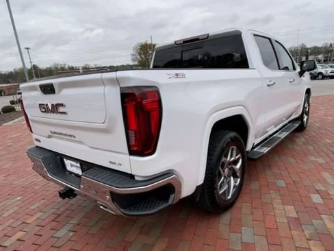 Used 2022 GMC Sierra 1500 SLT w/ SLT Premium Plus Package AWD/4WD image 9