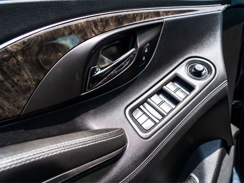Used 2014 Buick LaCrosse Leather w/ Driver Confidence Package FWD image 13