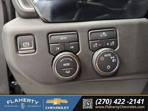 Used 2024 Chevrolet Silverado 1500 LT image 18