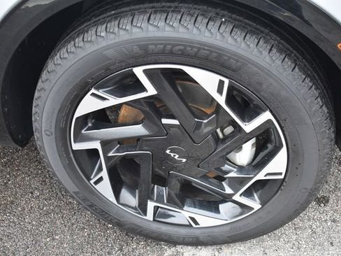 Used 2024 Kia Sportage SX image 11