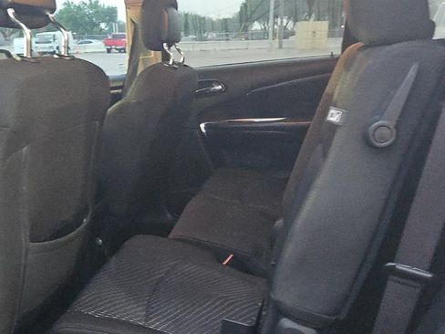 Used 2019 Dodge Journey SE FWD image 5
