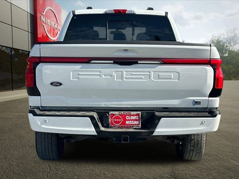 Used 2022 Ford F150 Lightning Lariat image 8