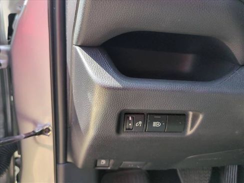 Used 2025 Toyota RAV4 XLE AWD/4WD image 13