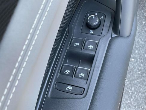 New 2026 Volkswagen Tiguan SE FWD image 15
