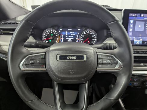 Used 2023 Jeep Compass Limited AWD/4WD image 16