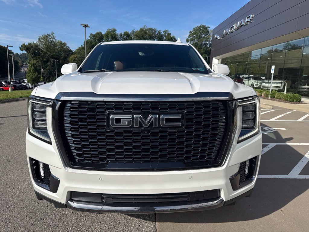 Used 2023 GMC Yukon XL Denali Ultimate AWD/4WD image 2