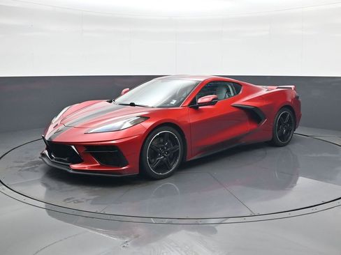 Used 2021 Chevrolet Corvette Stingray Premium Cpe w/ Z51 Performance Package image 3