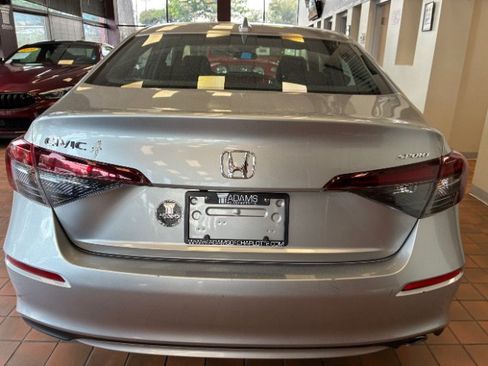 Used 2025 Honda Civic Sport image 12