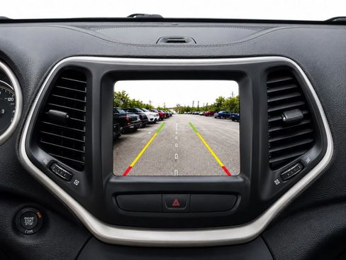 Used 2017 Jeep Cherokee Limited AWD/4WD image 38