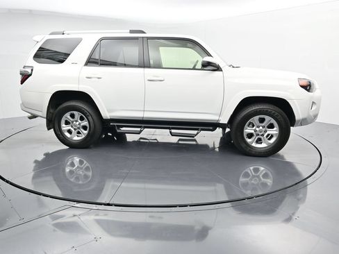 Used 2023 Toyota 4Runner SR5 AWD/4WD image 9