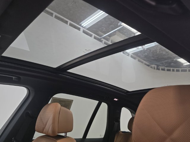 Used 2026 BMW X5 xDrive40i w/ M Sport Package AWD/4WD image 19