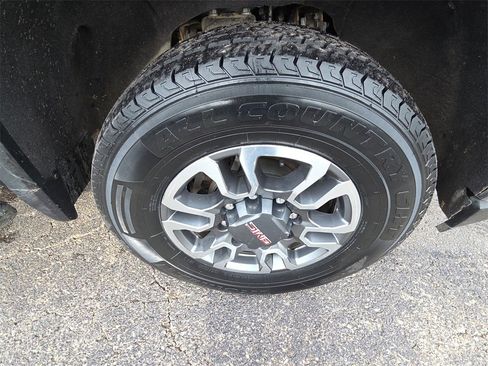 Used 2022 GMC Sierra 2500 SLT w/ SLT Convenience Package image 11