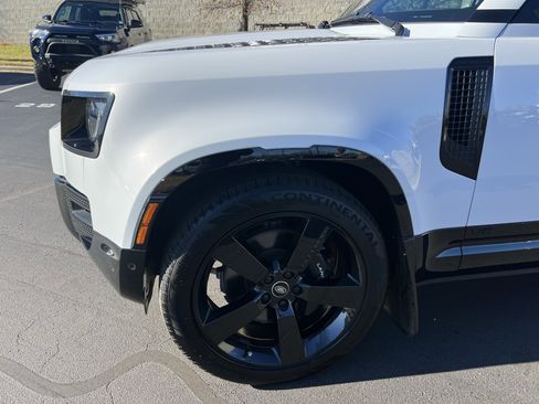 Certified 2023 Land Rover Defender 110 V8 image 11