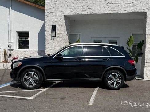 Used 2016 Mercedes-Benz GLC 300 4MATIC image 2