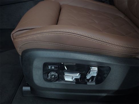 New 2026 BMW X5 xDrive40i w/ Executive Package image 28