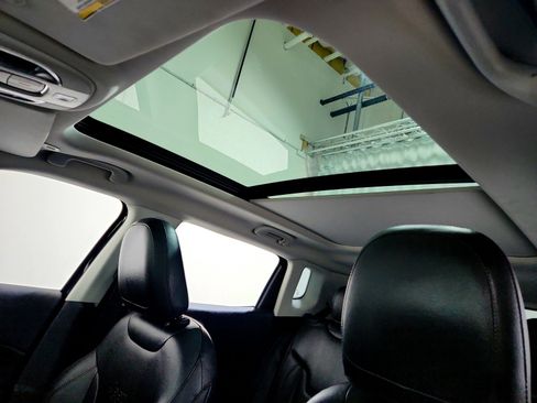 Used 2018 Jeep Compass Limited w/ Navigation Group image 13