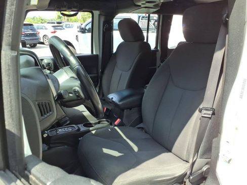 Used 2017 Jeep Wrangler Unlimited Sport w/ Connectivity Group AWD/4WD image 3