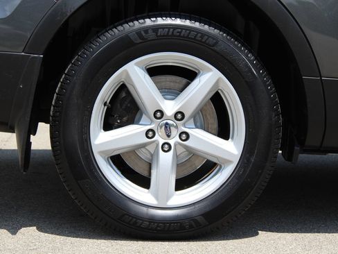 Used 2017 Ford Explorer XLT w/ Equipment Group 201A FWD image 26