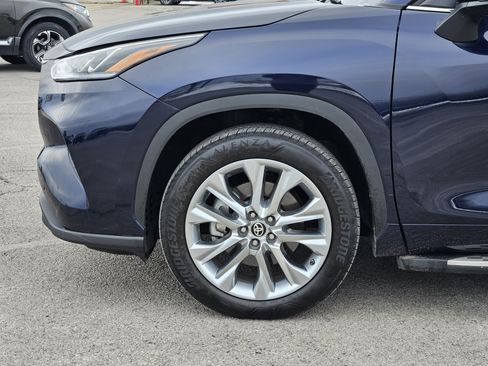 Used 2024 Toyota Highlander Limited image 8