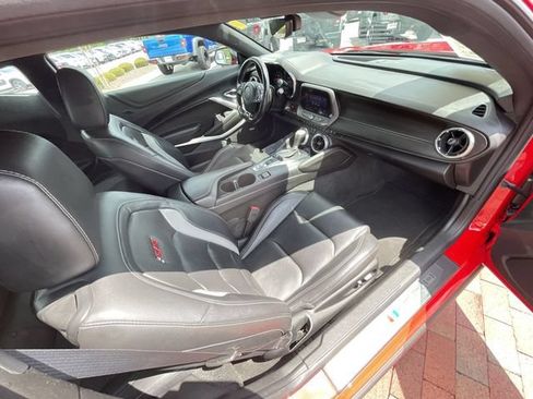 Used 2020 Chevrolet Camaro SS RWD image 34