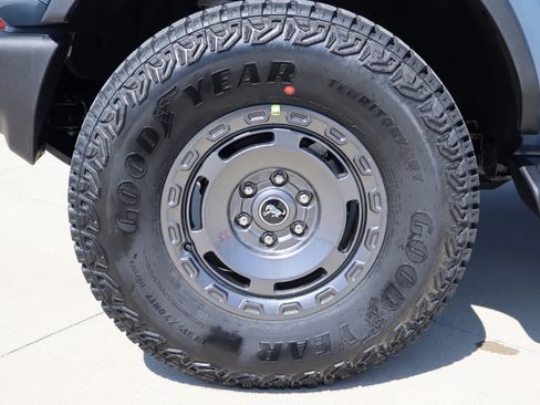 New 2025 Ford Bronco Outer Banks w/ Sasquatch Package image 27