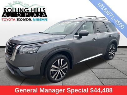 Used 2025 Nissan Pathfinder Platinum w/ Cargo Package
