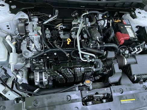 Used 2025 Nissan Altima 2.5 SV FWD image 17