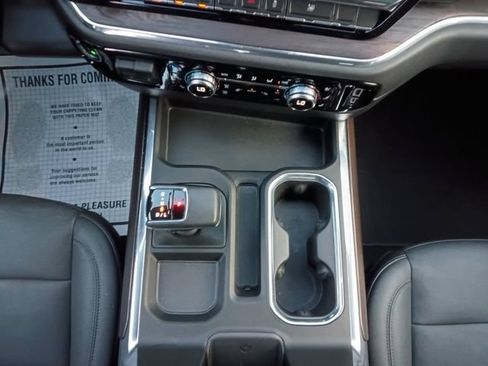 Used 2024 GMC Sierra 1500 SLT RWD image 3