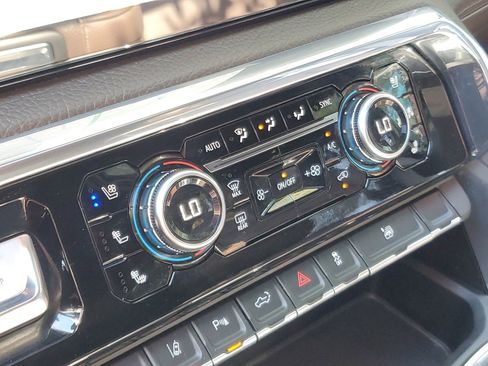 Used 2024 GMC Sierra 3500 Denali w/ Denali Reserve Package image 28