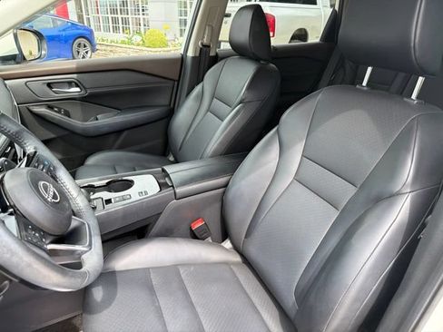Used 2023 Nissan Rogue SV w/ SV Premium B Package FWD image 10