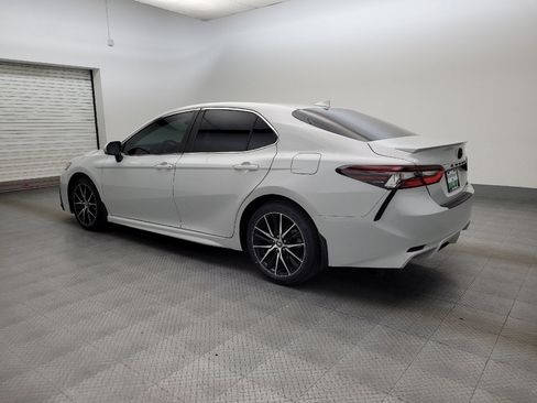 Used 2022 Toyota Camry SE w/ Carpet Mat Package (TMS) image 3
