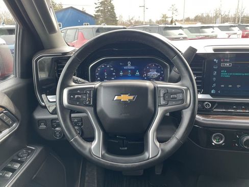 Used 2023 Chevrolet Silverado 1500 LT AWD/4WD image 13