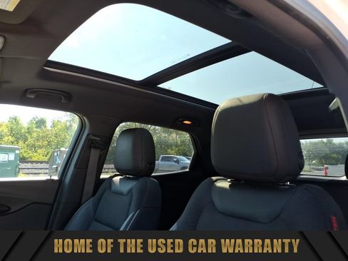 Used 2022 Chevrolet TrailBlazer RS w/ Sun and Liftgate Package AWD/4WD image 28