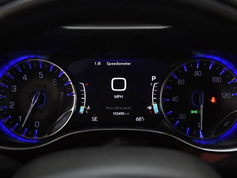 Used 2020 Chrysler Pacifica Limited image 13