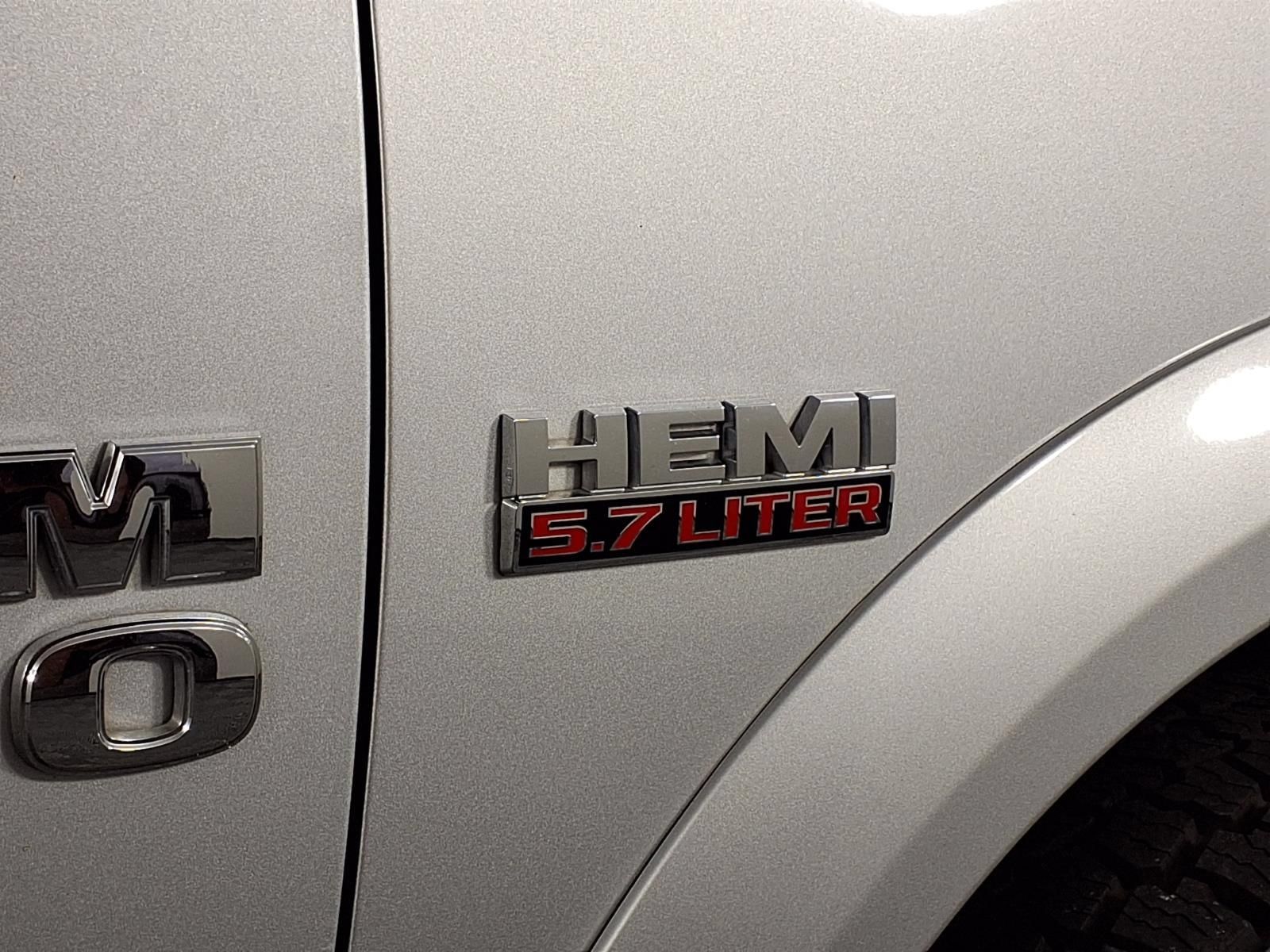 Used 2018 RAM 1500 Laramie RWD image 33