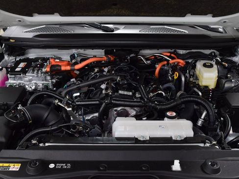 Used 2025 Toyota Land Cruiser image 29